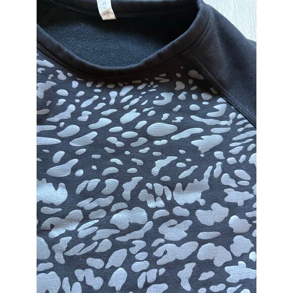 Lululemon Snapshot Crew Reflective Crewneck Sweatshirt Black Leopard, size 10 - Picture 2 of 8